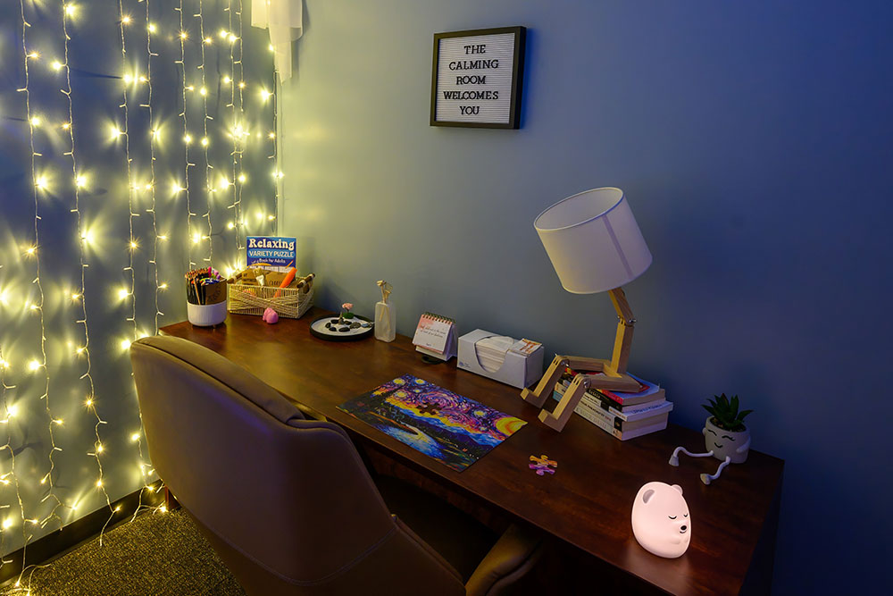 Calming room desk